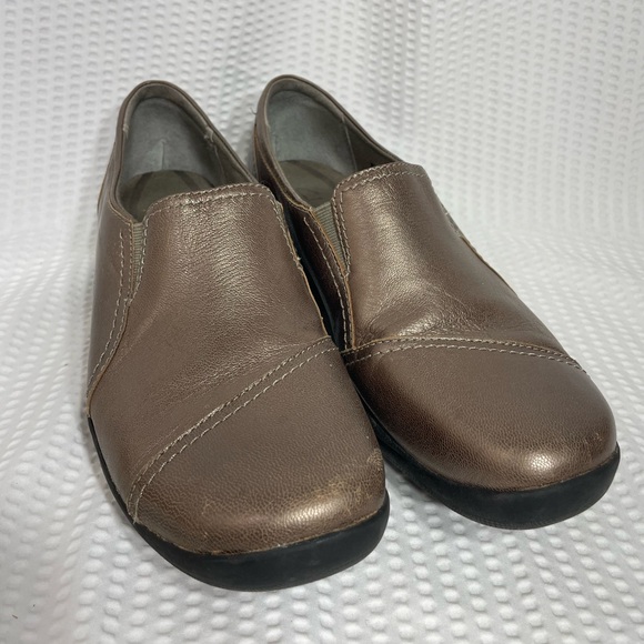 Clarks Women's In Motion Slip-on Loafer Size 10M Metallic Bronze 67784 - Picture 1 of 8